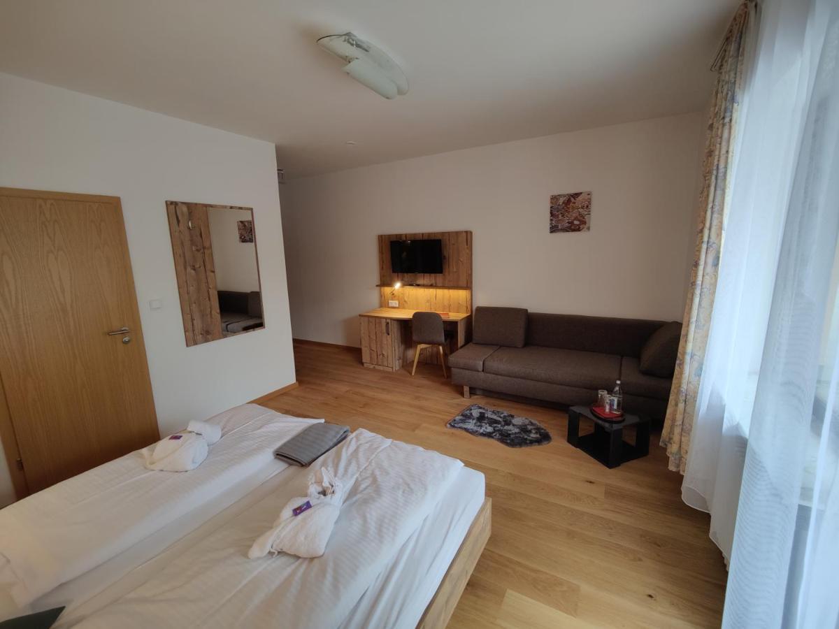 Hotel Ferien Vom Ich, Bayerischer Wald, & Restaurant